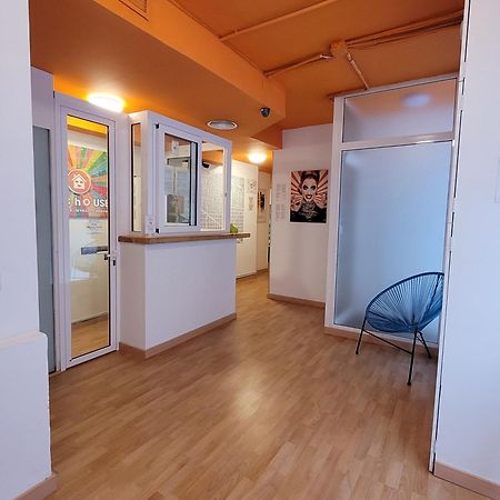 Arc House Gracia Hostel Barcelona Exterior photo